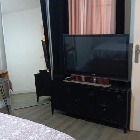 Appartement En Plein Coeur Du 10Eme Et Proche De Plusieurs Gares Párizs Kültér fotó